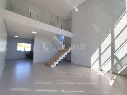 Foto Casa com 3 Suítes