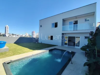 Foto Casa com 3 Suítes