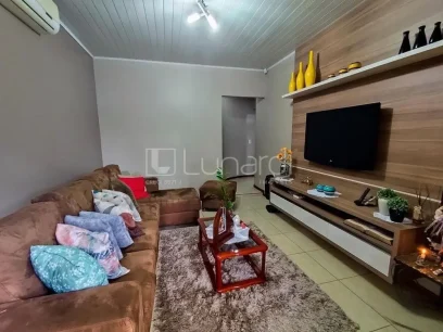 Foto Casa com 3 Dormitórios