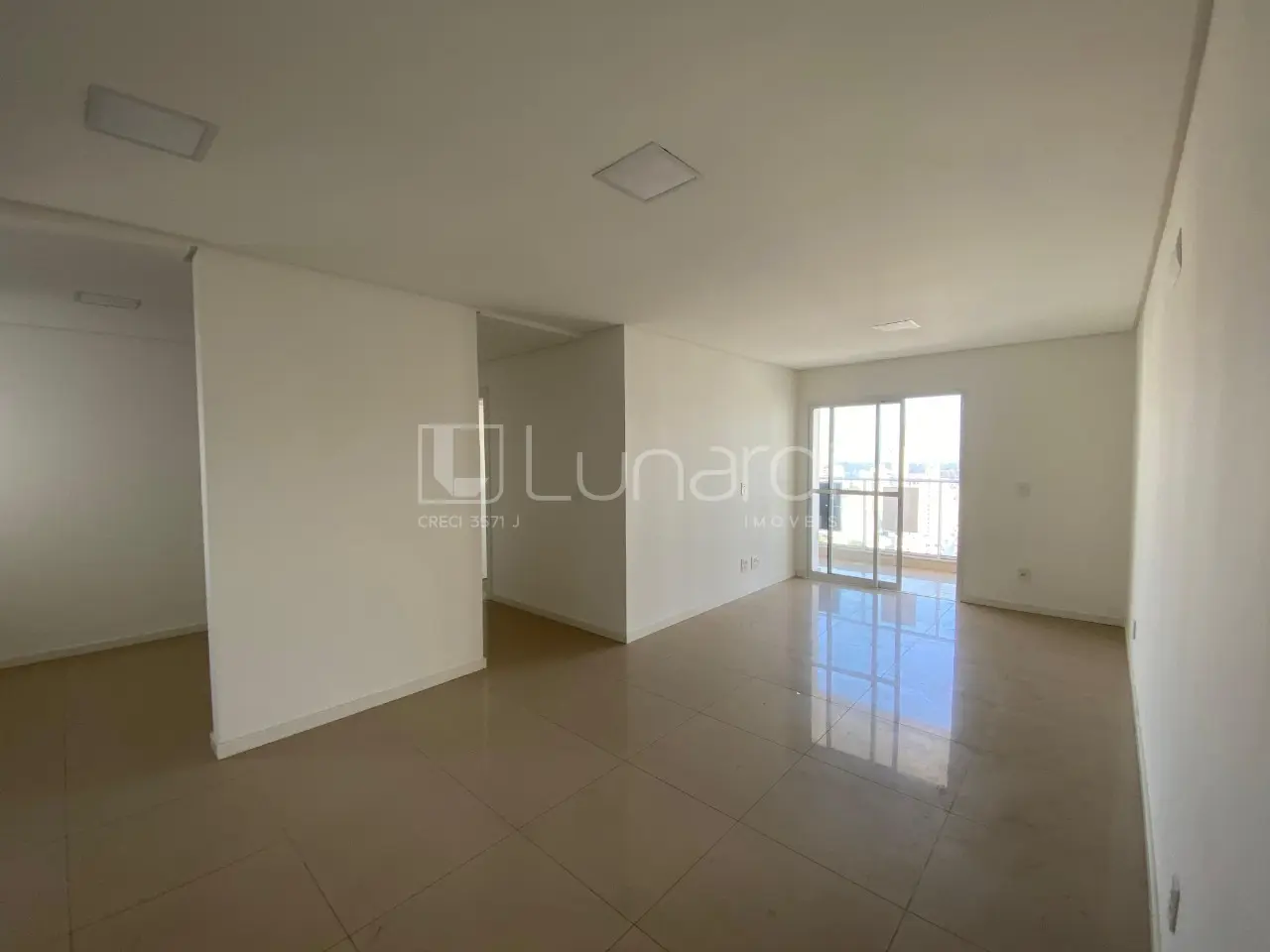 Foto Apartamento com 3 Dormitórios