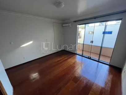 Foto Casa com 3 Dormitórios