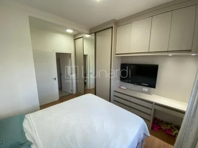 Foto Sobrado com 3 Dormitórios