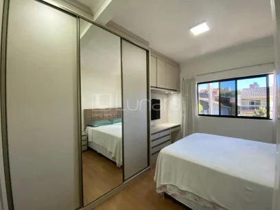 Foto Sobrado com 3 Dormitórios