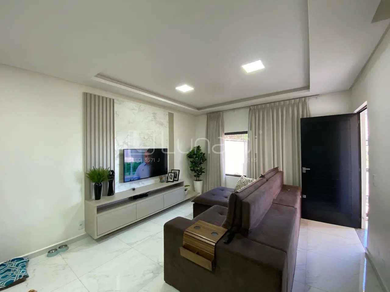 Foto Sobrado com 3 Dormitórios