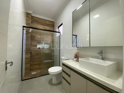 Foto Sobrado com 3 Dormitórios