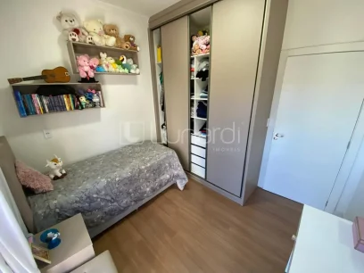 Foto Sobrado com 3 Dormitórios