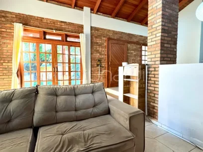 Foto Casa com 3 Dormitórios