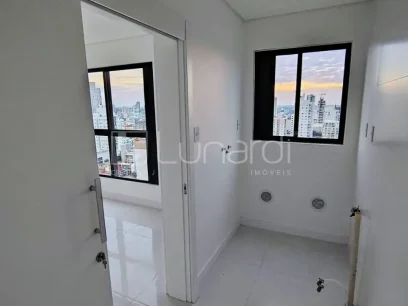 Foto Apartamento com 3 Suítes