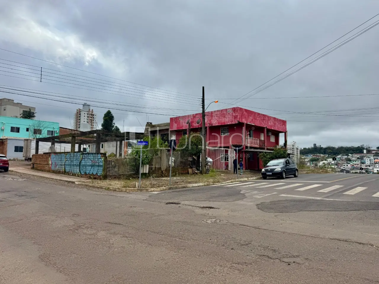 Casa à venda com 4 dormitórios, 2 banheiros, 4 vagas de garagens e 352m² de área privativa no bairro Presidente Médici
