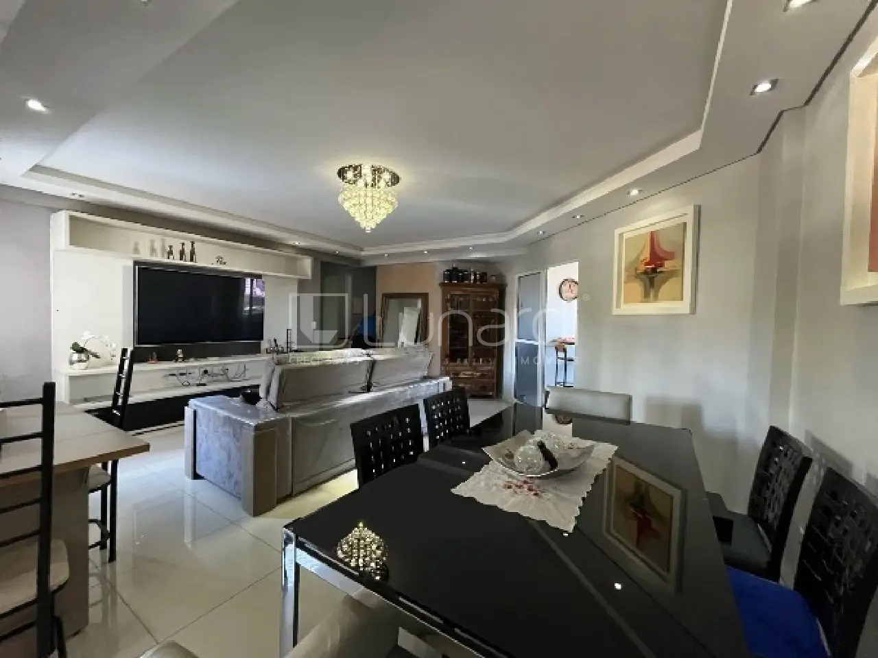 Foto Apartamento com 3 Dormitórios