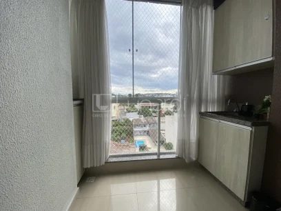 Foto Apartamento com 2 Dormitórios