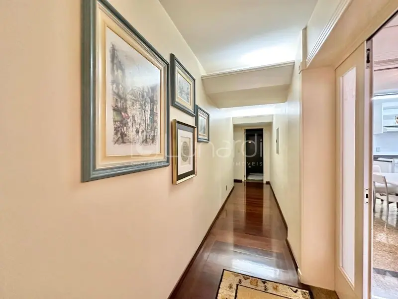 Foto Cobertura com 4 Dormitórios