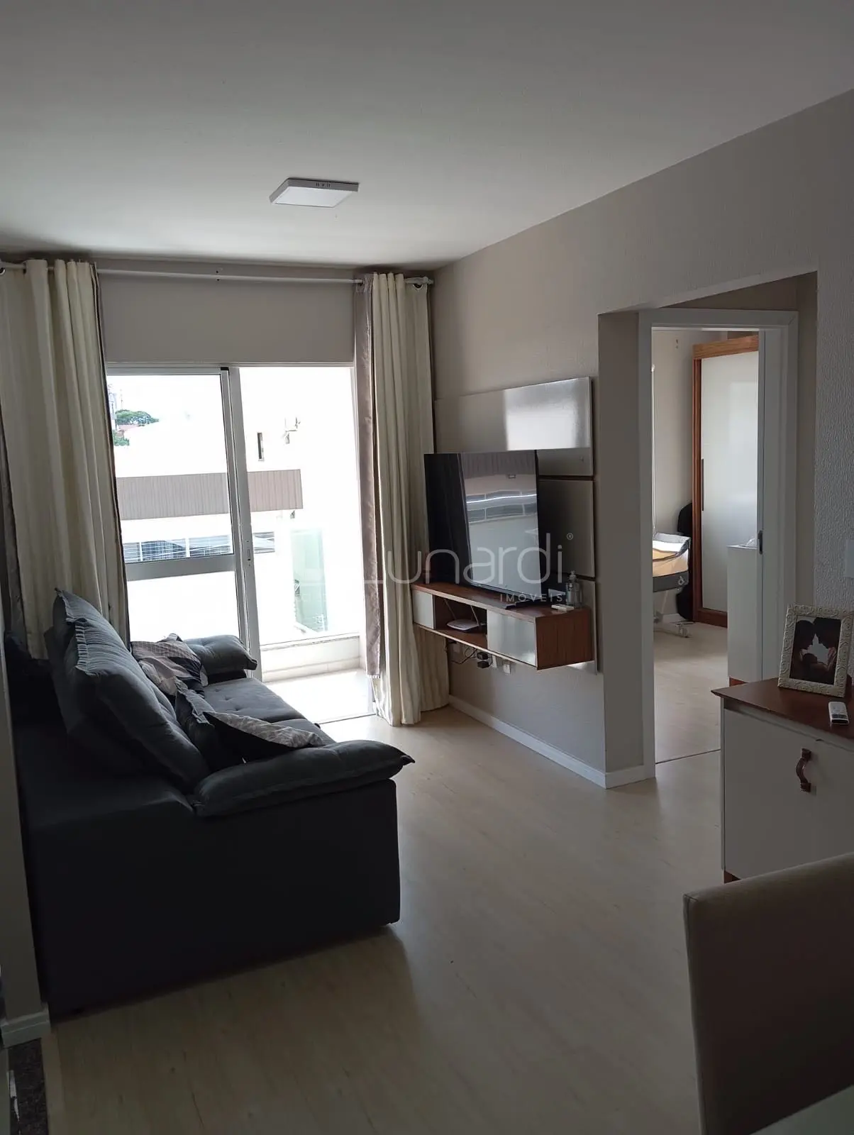 Foto Apartamento com 2 Dormitórios