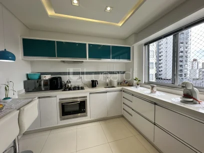 Foto Apartamento com 2 Dormitórios