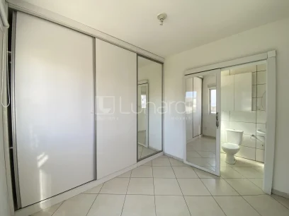 Foto Apartamento com 2 Dormitórios