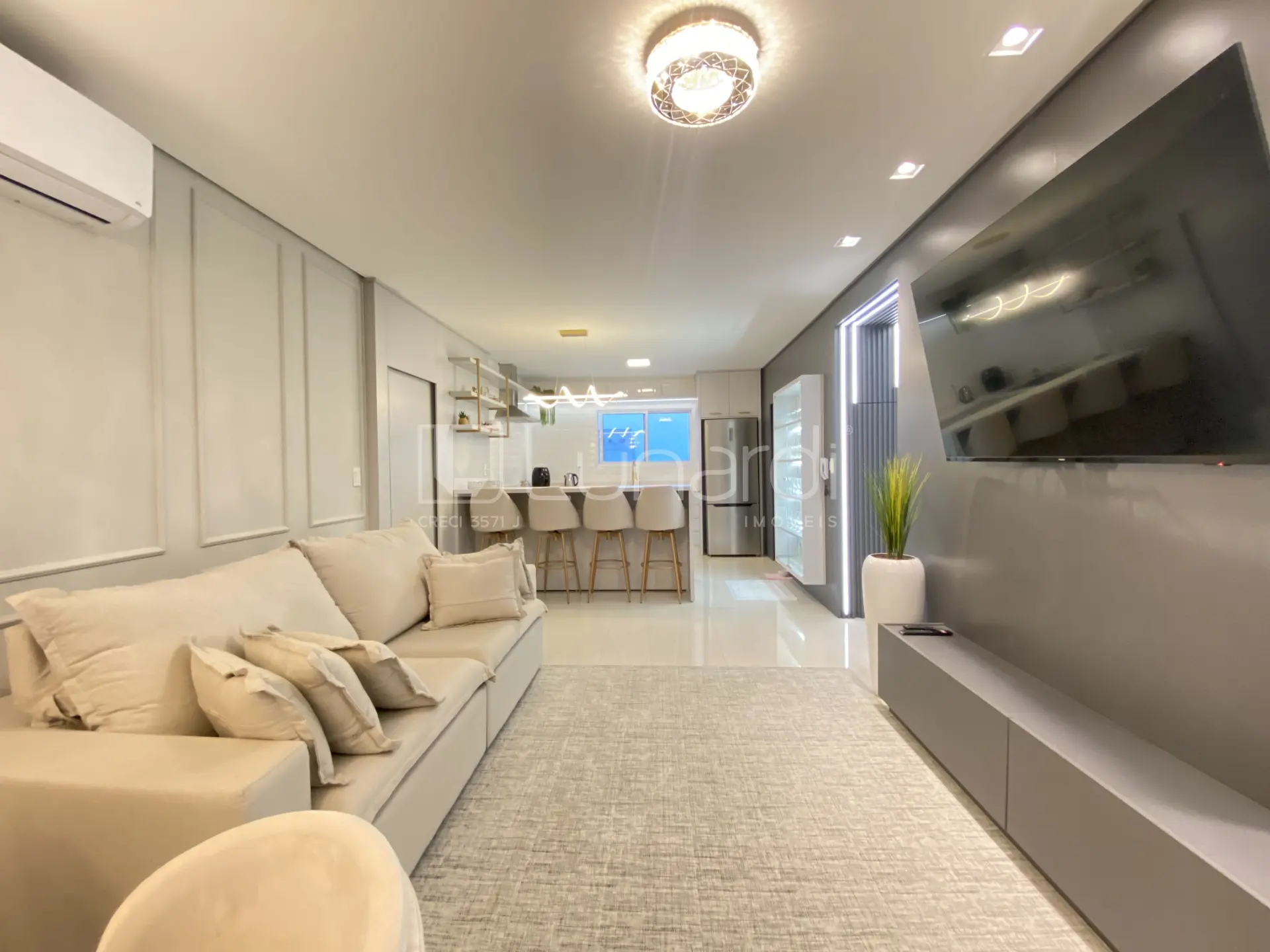 Foto Apartamento com 2 Dormitórios