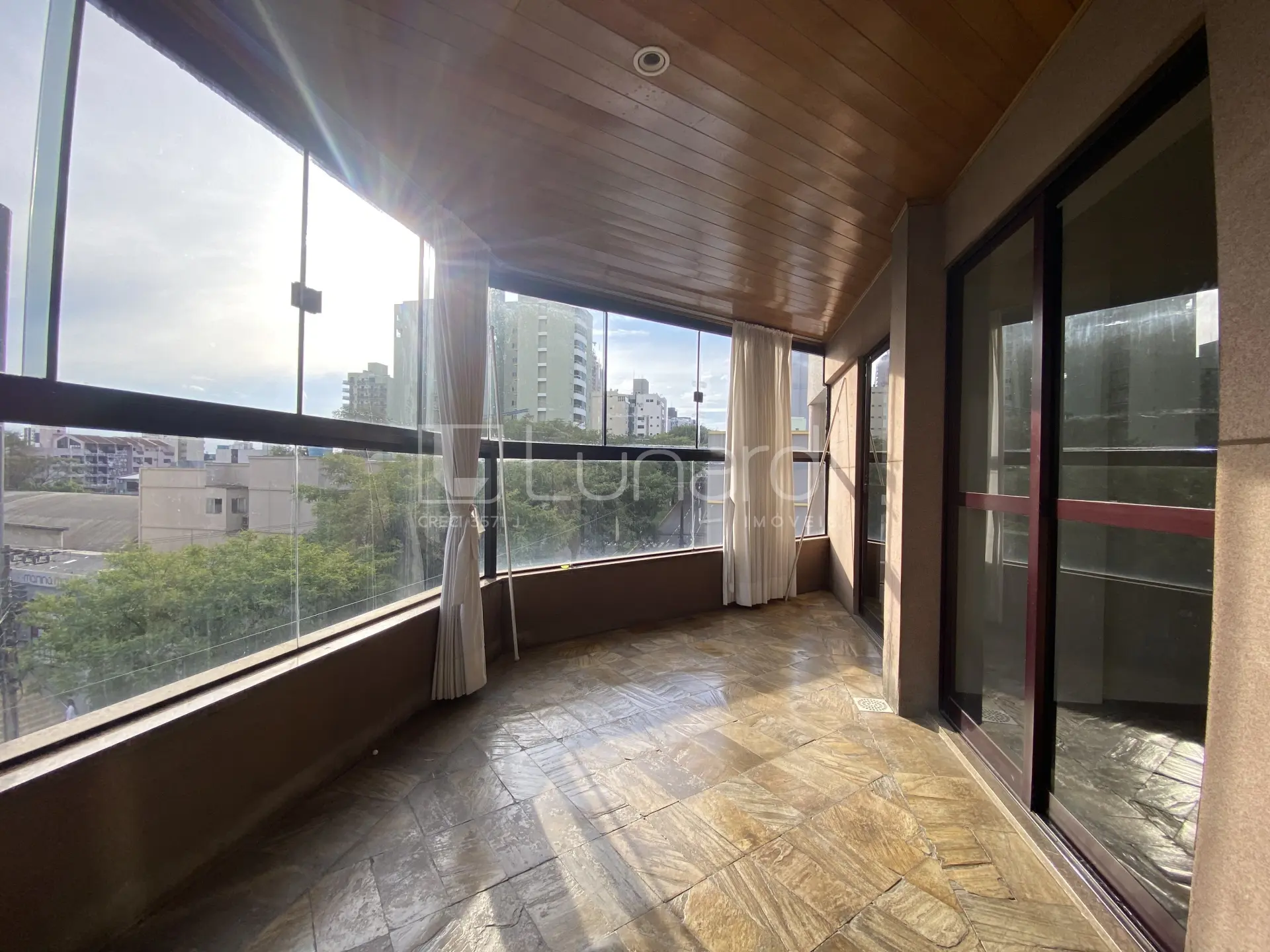 Foto Apartamento com 3 Dormitórios