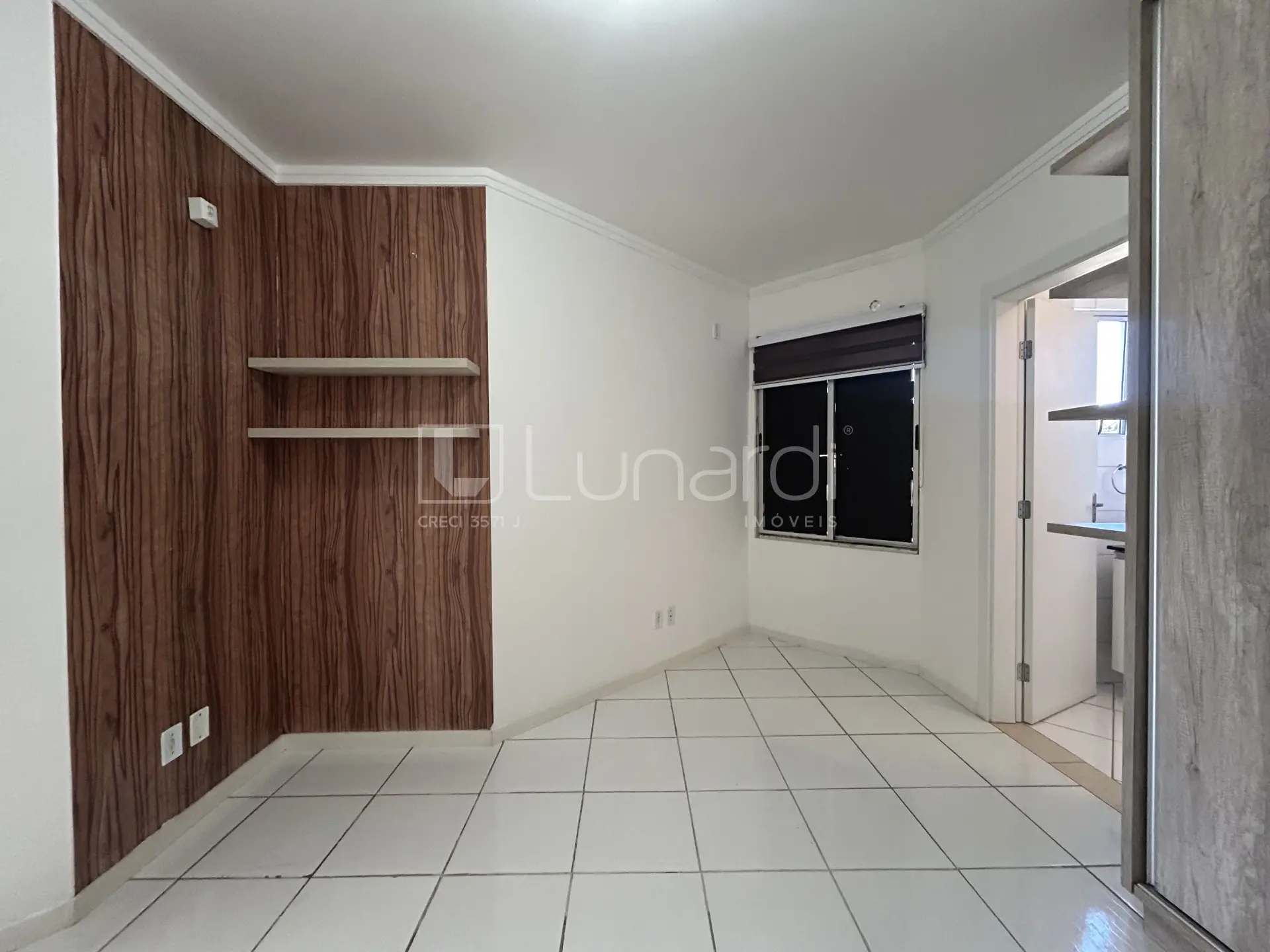 Foto Apartamento com 2 Dormitórios