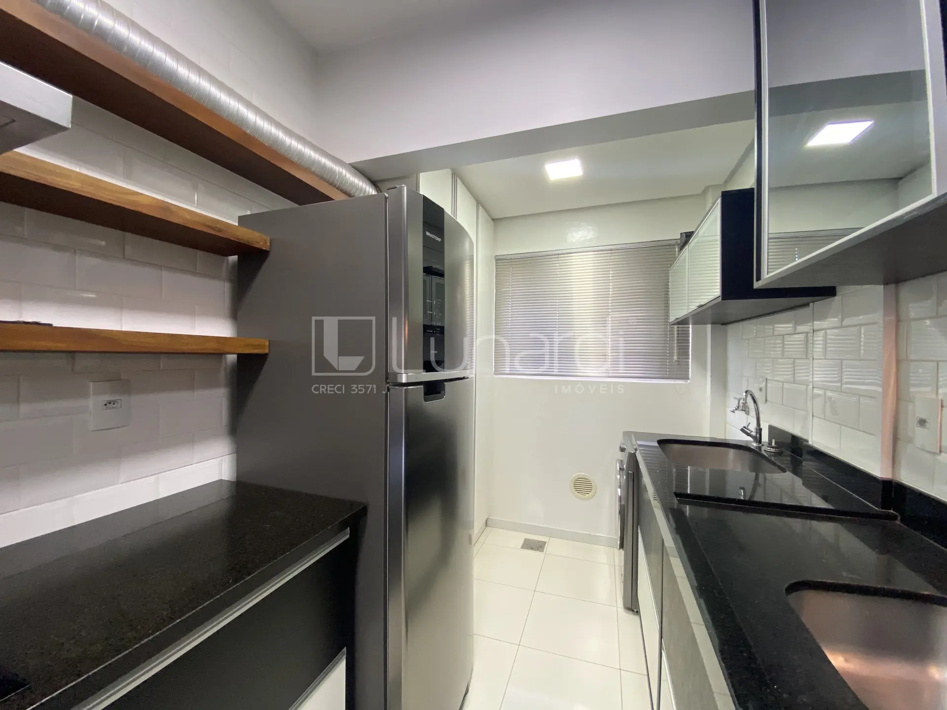 Foto Apartamento com 2 Dormitórios