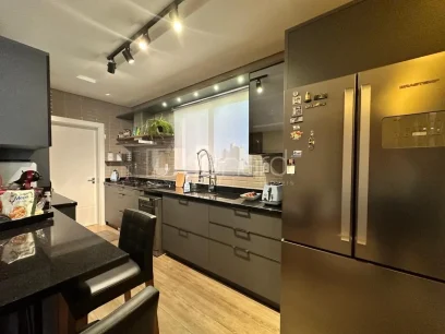 Foto Apartamento com 3 Suítes