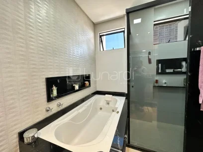 Foto Apartamento com 3 Suítes