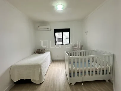 Foto Apartamento com 3 Dormitórios