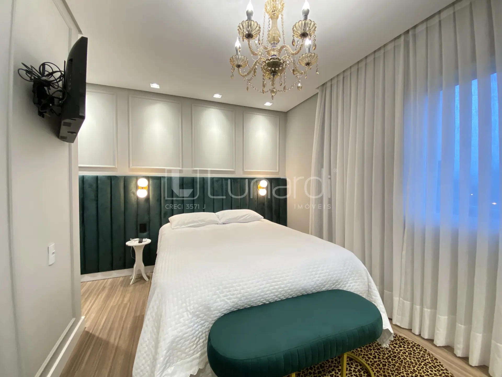 Foto Apartamento com 2 Dormitórios