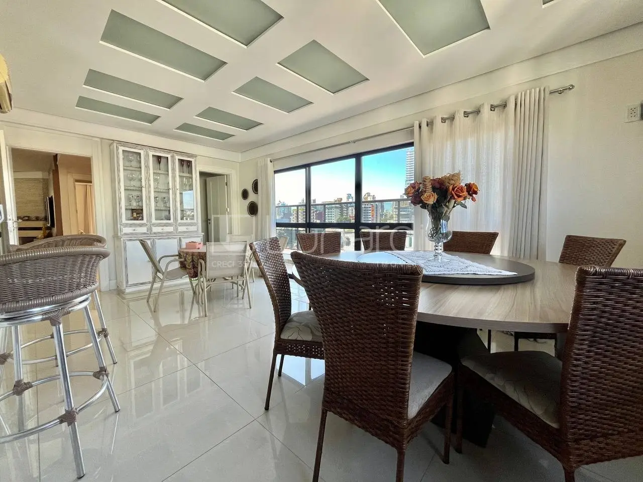 Foto Apartamento com 3 Dormitórios