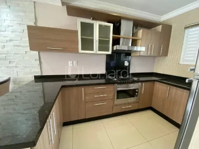 Foto Sobrado com 2 Suítes