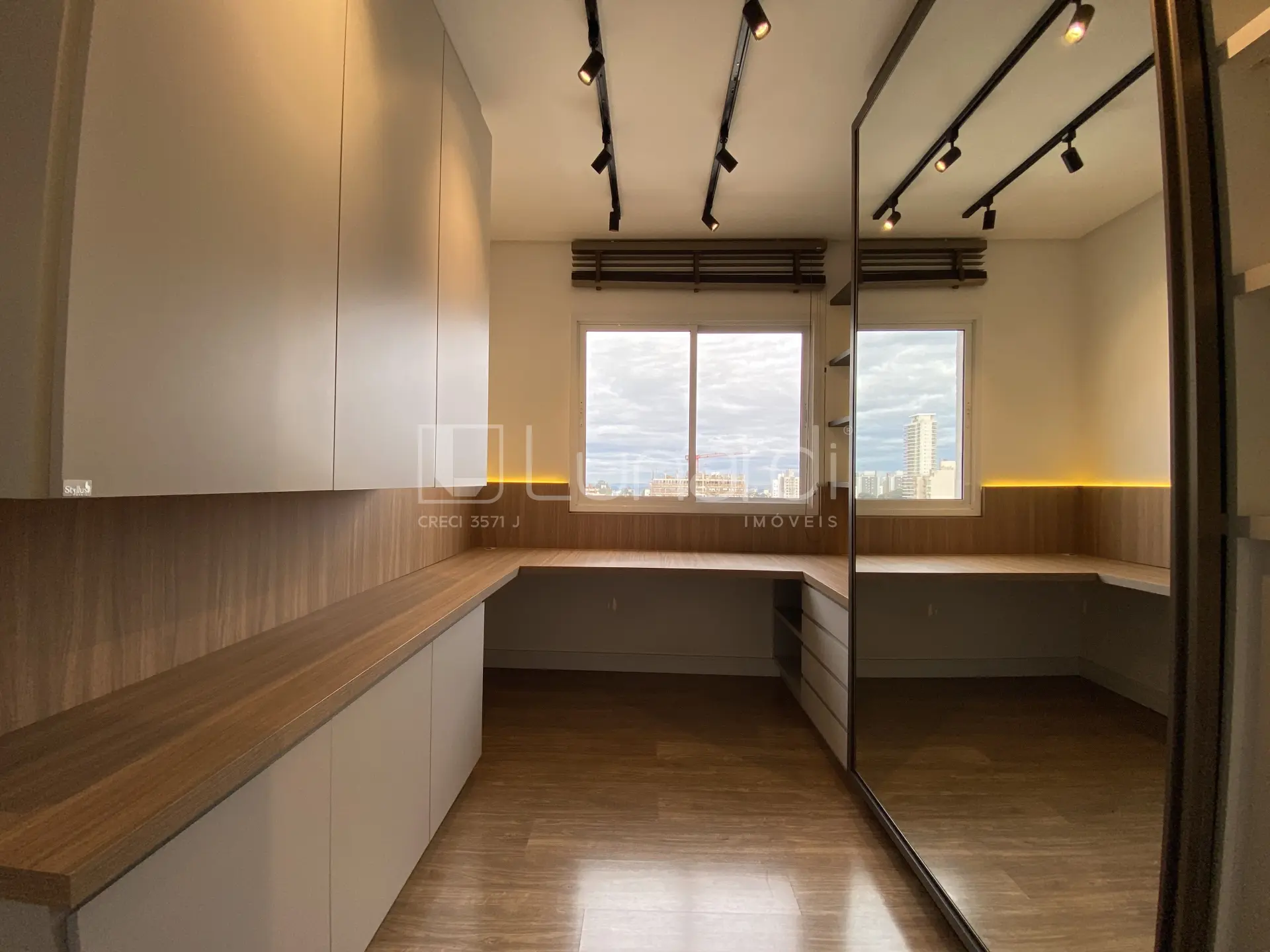 Foto Apartamento com 2 Dormitórios