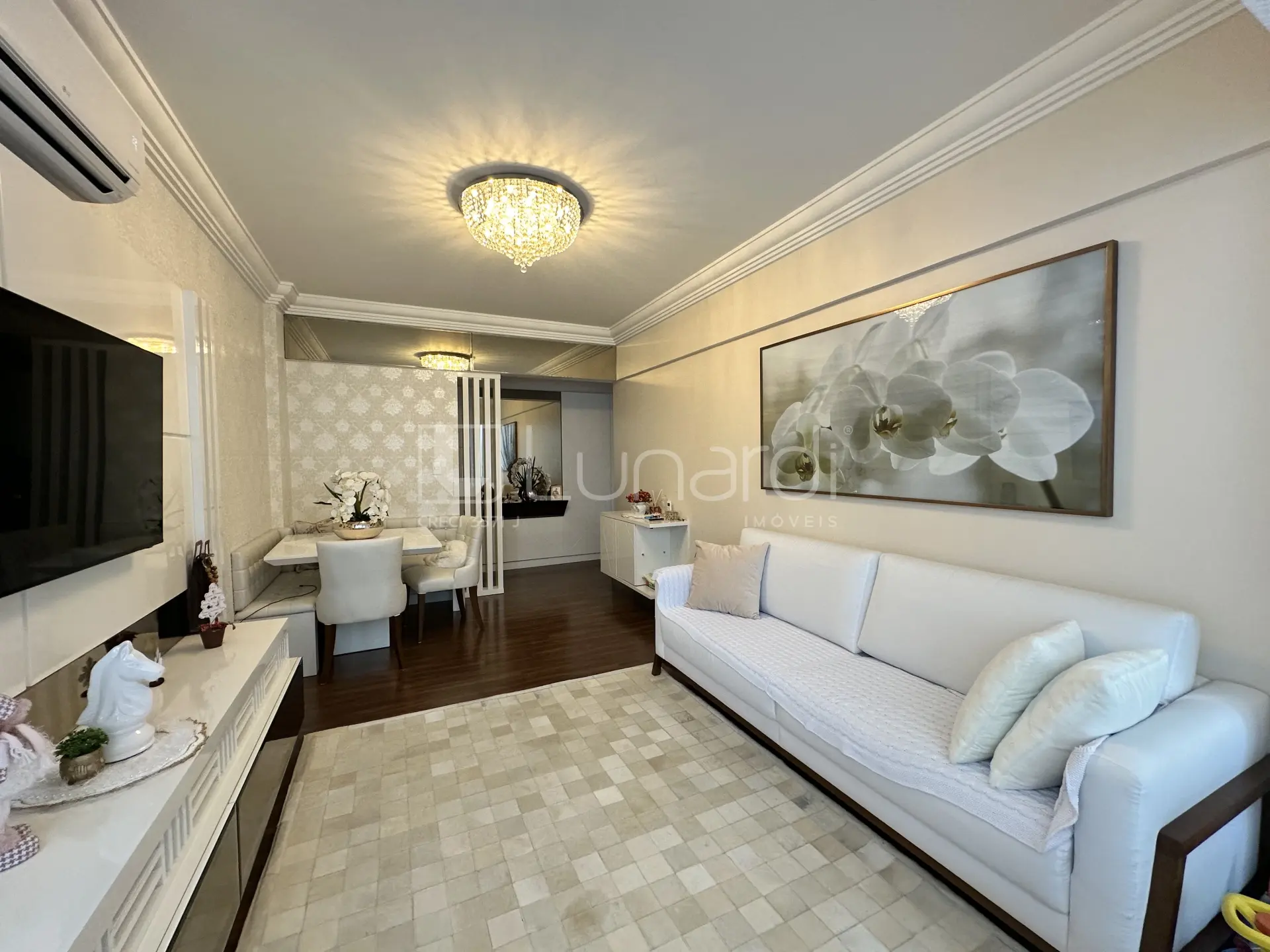 Foto Apartamento com 2 Dormitórios