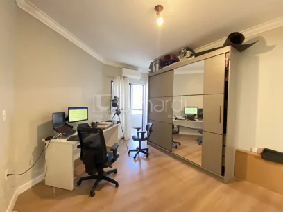 Foto Apartamento com 3 Dormitórios