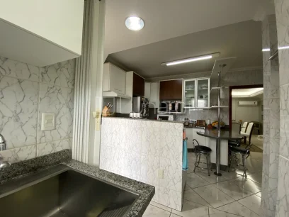 Foto Apartamento com 3 Dormitórios