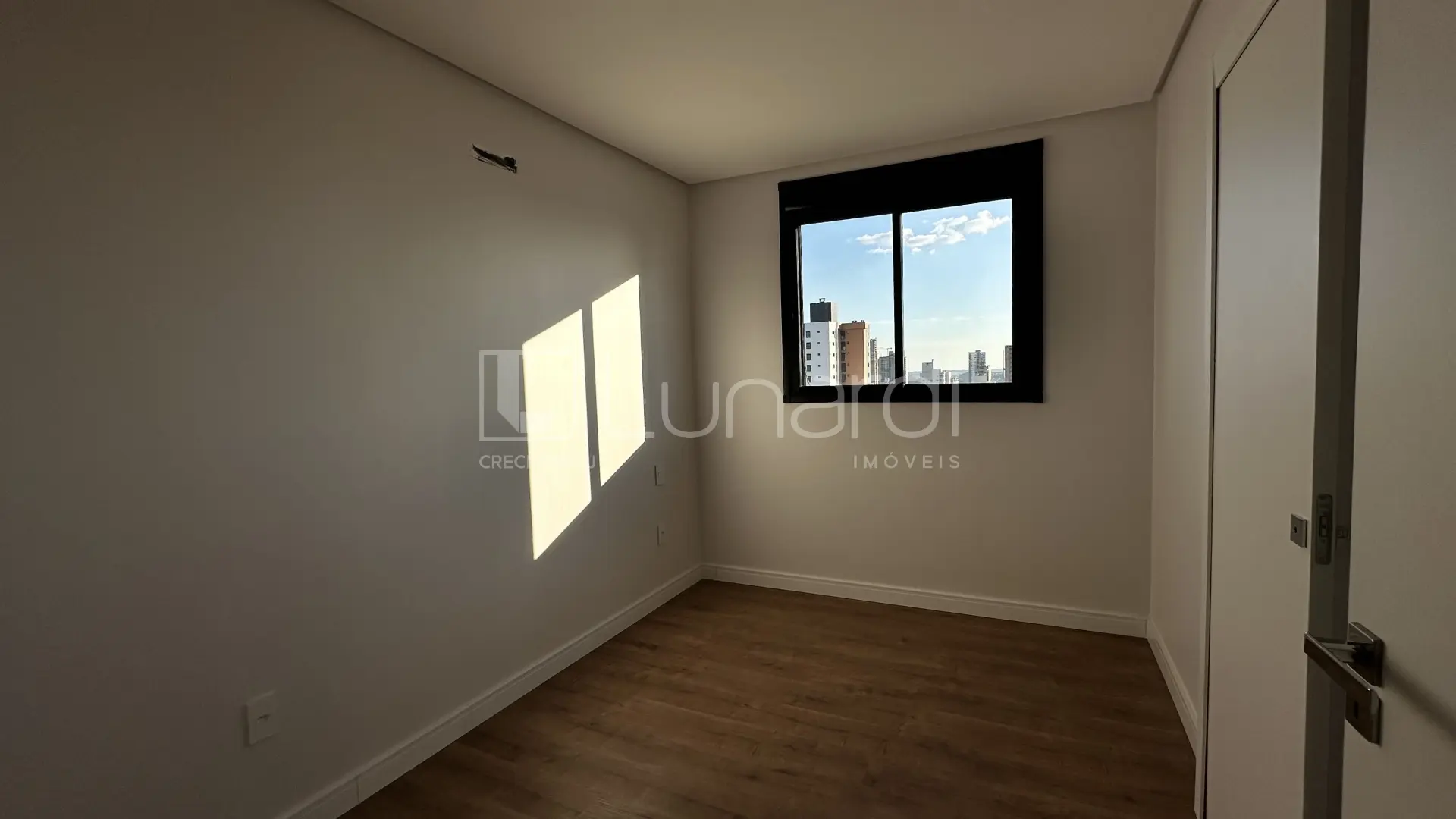 Foto Apartamento com 3 Dormitórios