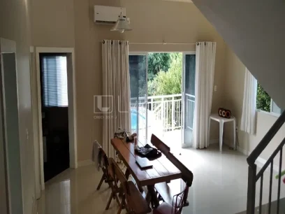 Foto Casa com 3 Dormitórios