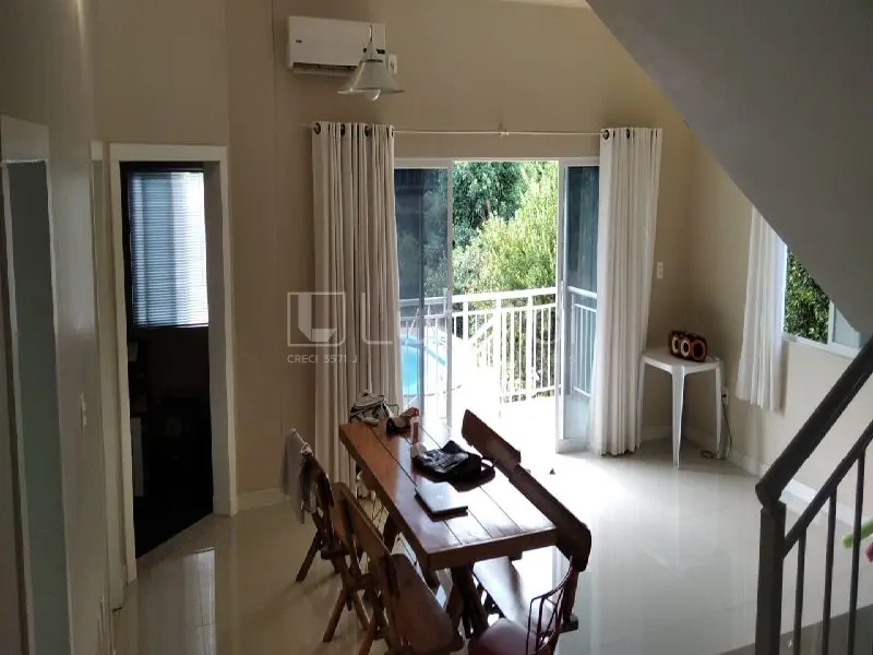 Foto Casa com 3 Dormitórios