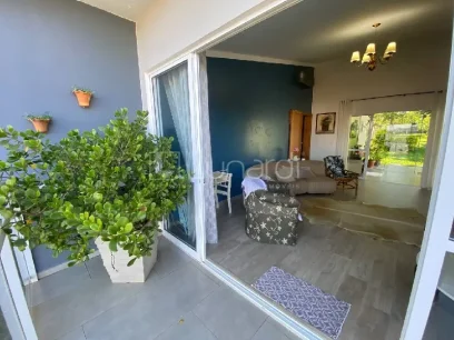 Foto Casa com 3 Dormitórios