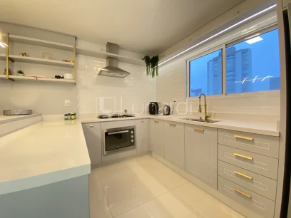 Foto Apartamento com 2 Dormitórios