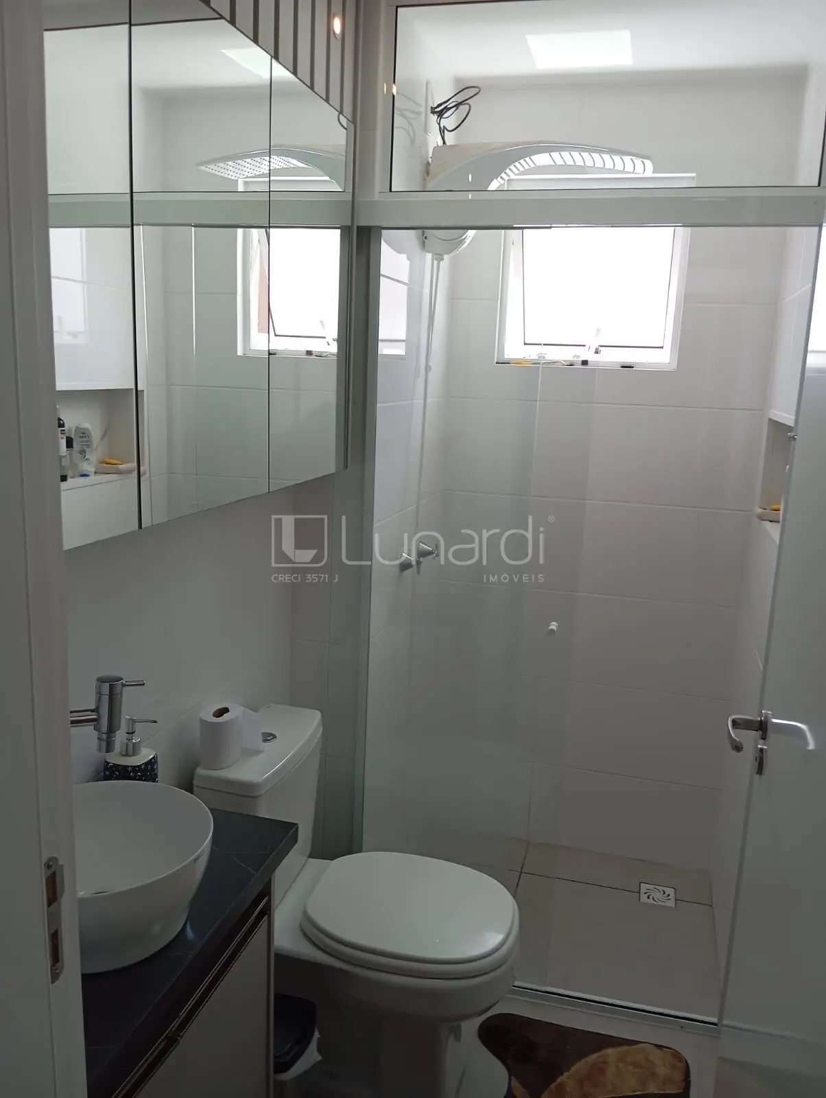 Foto Apartamento com 2 Dormitórios