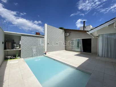 Foto Casa com 3 Dormitórios