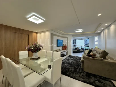 Foto Apartamento com 3 Dormitórios