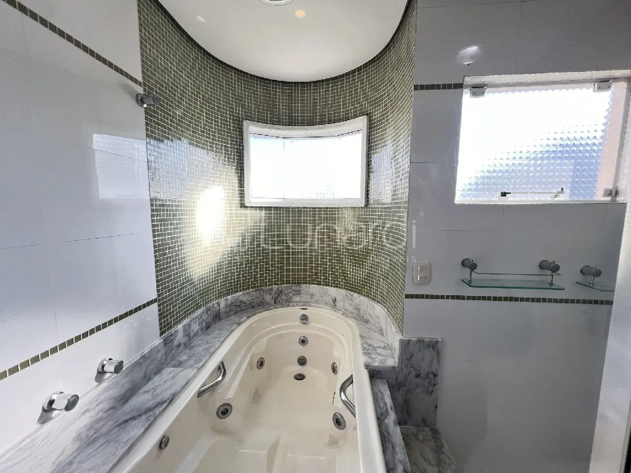 Foto Casa com 4 Dormitórios