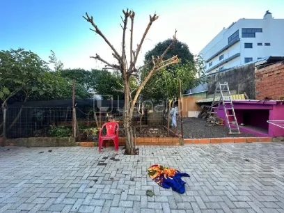 Foto Casa com 2 Dormitórios