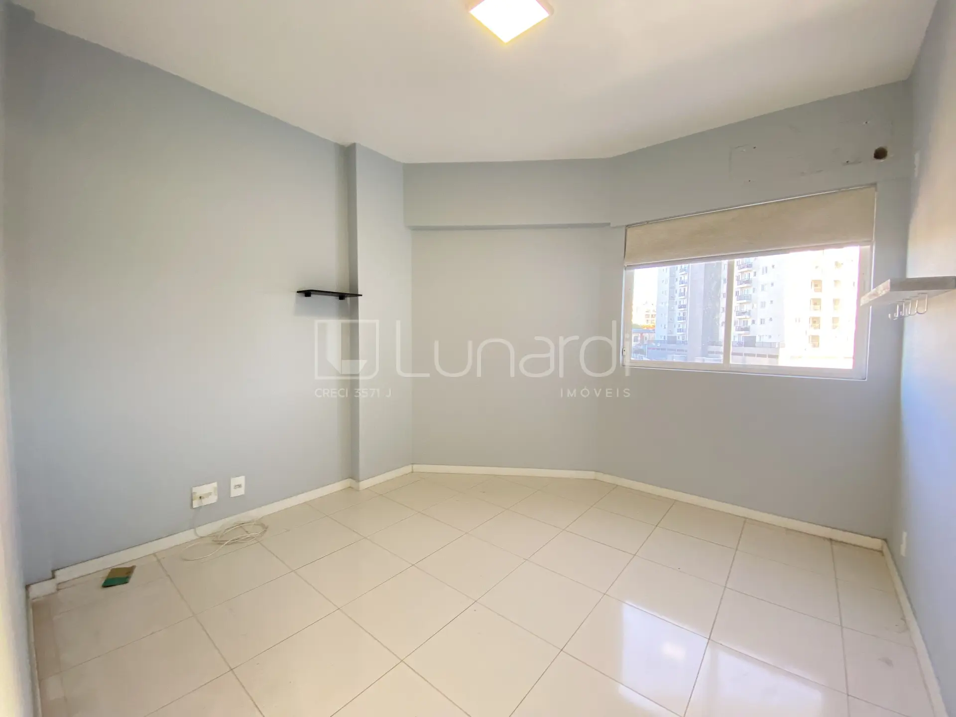 Foto Apartamento com 2 Dormitórios