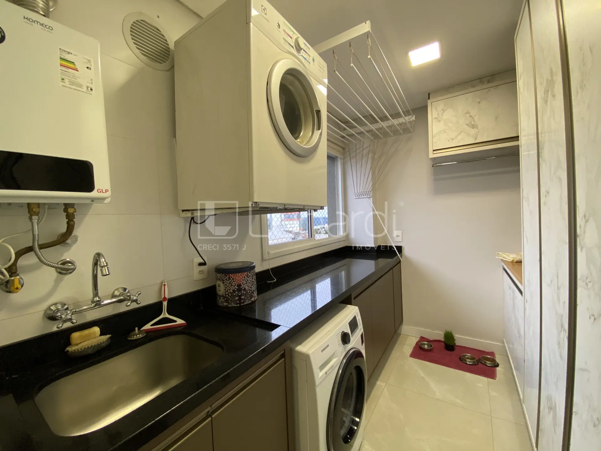 Foto Apartamento com 3 Dormitórios