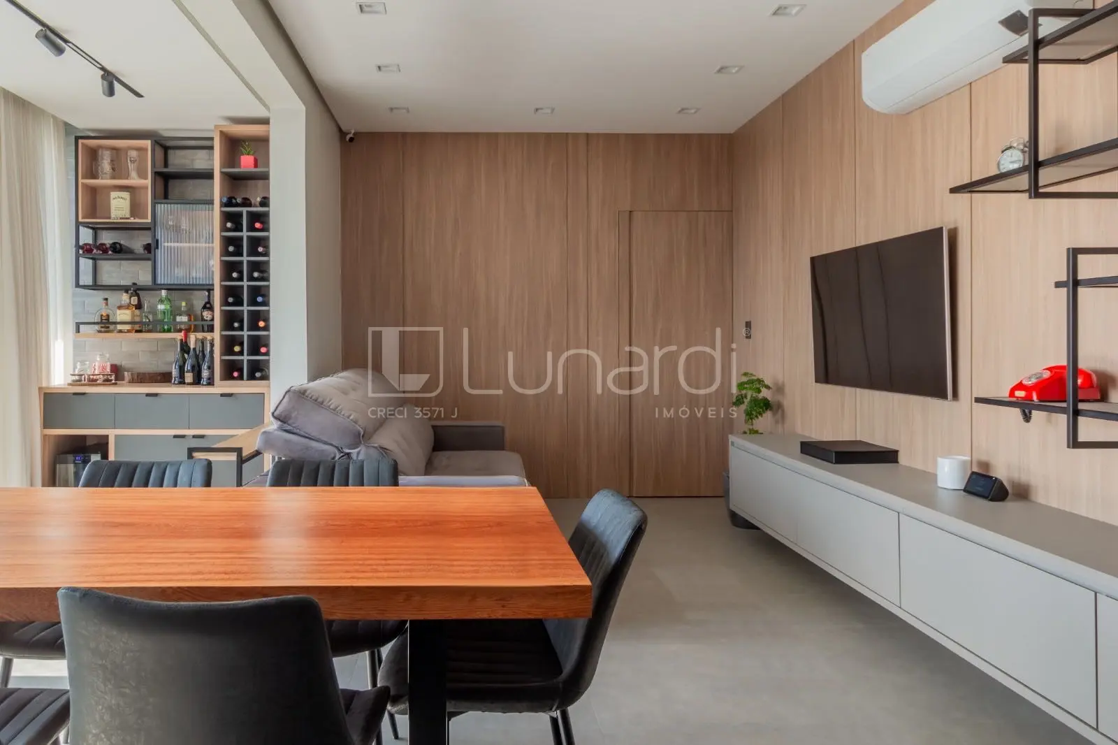 Foto Apartamento com 3 Dormitórios