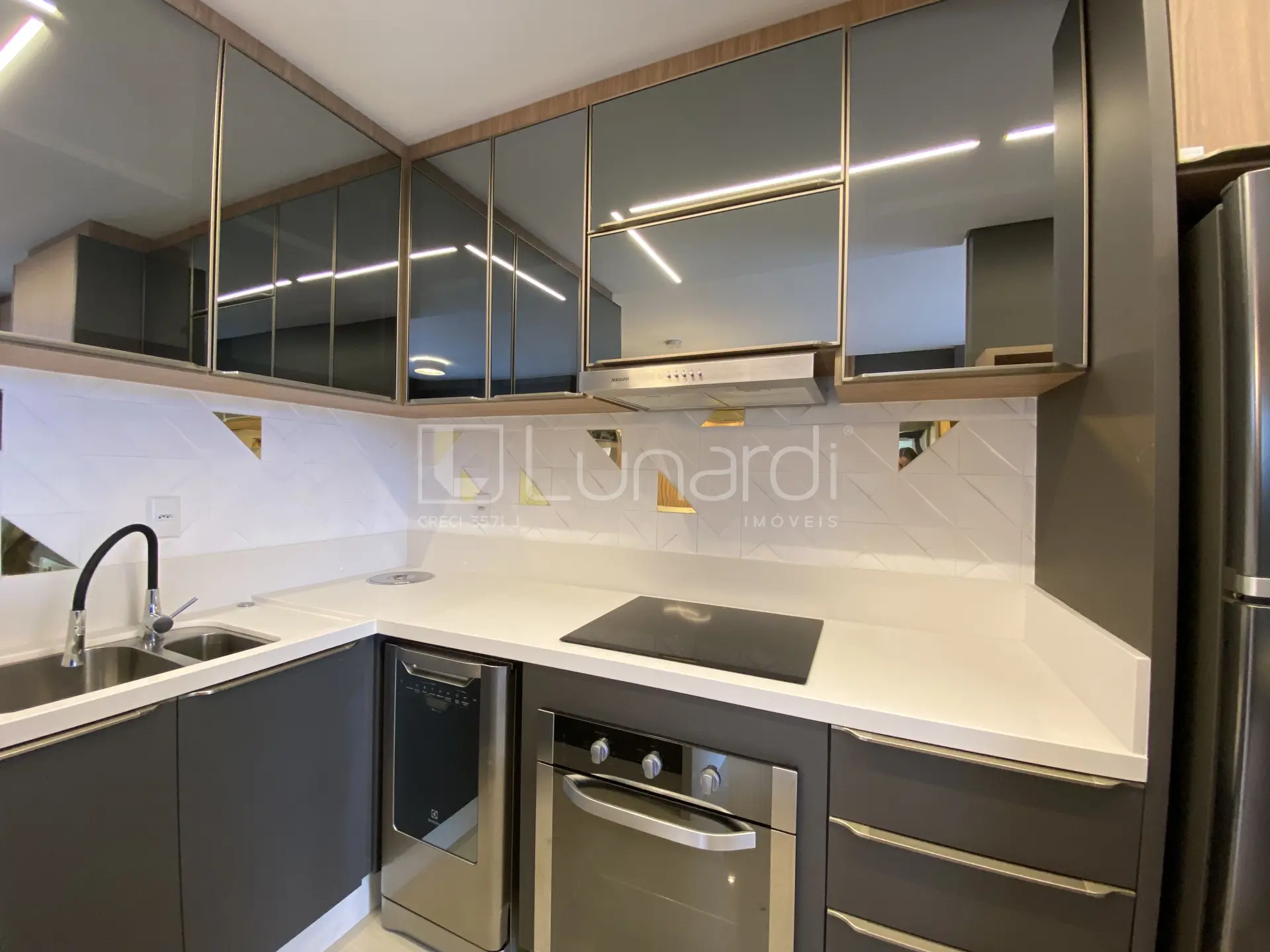 Foto Apartamento com 2 Dormitórios