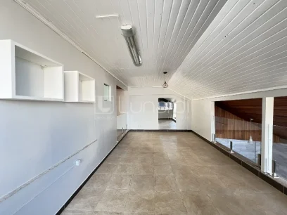 Foto Casa com 4 Dormitórios