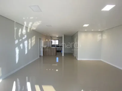 Foto Apartamento com 3 Suítes