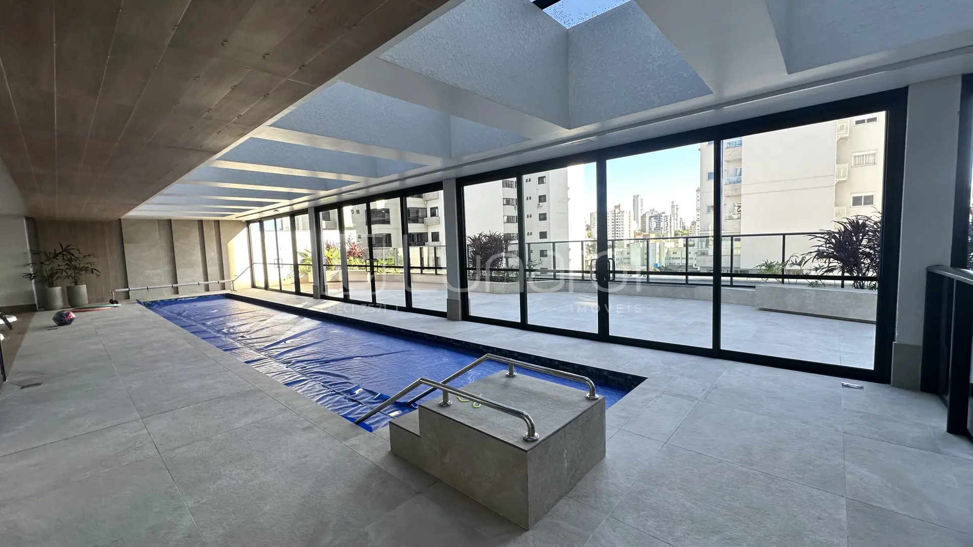 Foto Apartamento com 3 Suítes